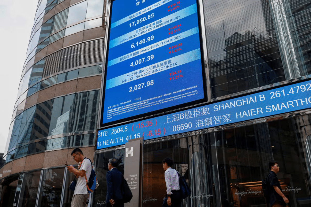 What’s Driving Markets: UK Wages, Chinese Growth, and Quarterly Earnings From Businesses